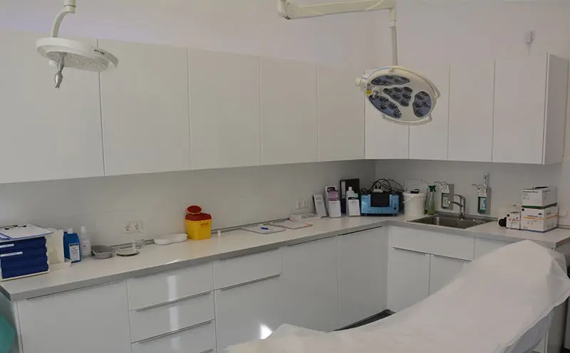 Behandlungszimmer der Alster-Klinik