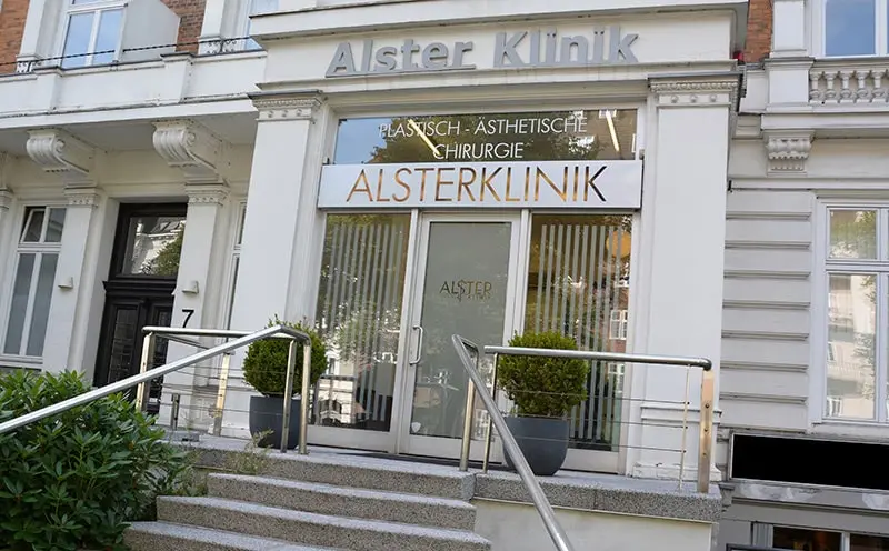 Eingang der Alster-Klinik in der Rothenbaumchaussee 7 mit Freitreppe